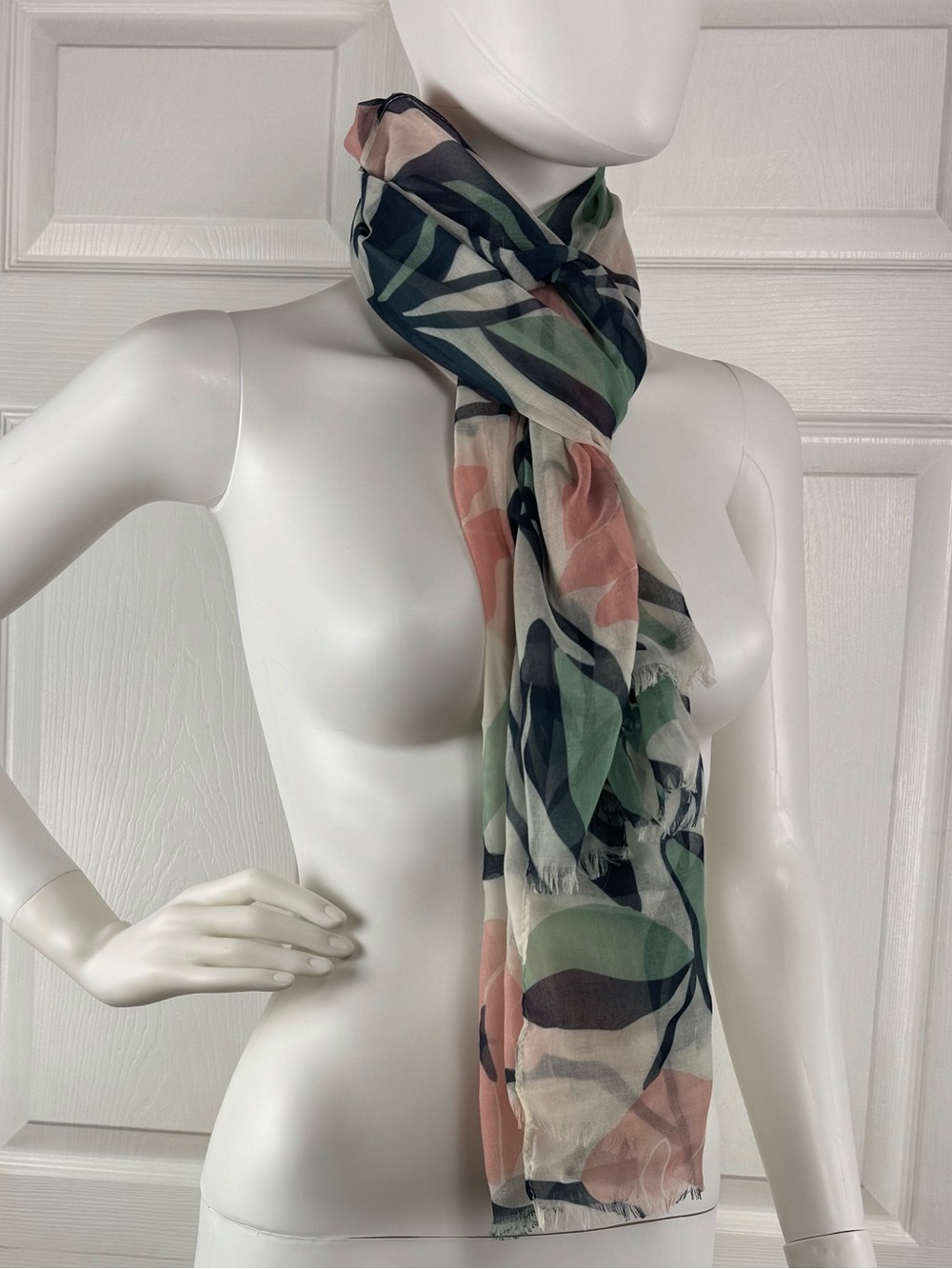 Lightweight Floral Print Scarf in Pink and Green